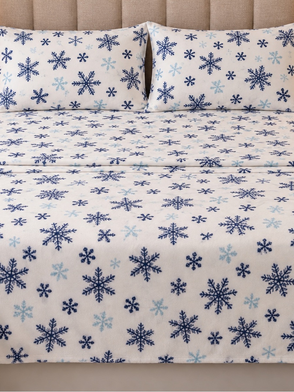 Snowflake Fleece Flat Sheer and Pillowcases- Blue on White